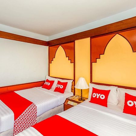 Oyo 441 Grand Thara Hotel Сураттхани Экстерьер фото