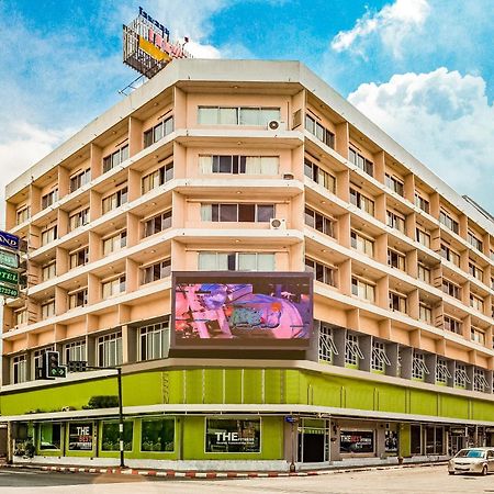 Oyo 441 Grand Thara Hotel Сураттхани Экстерьер фото