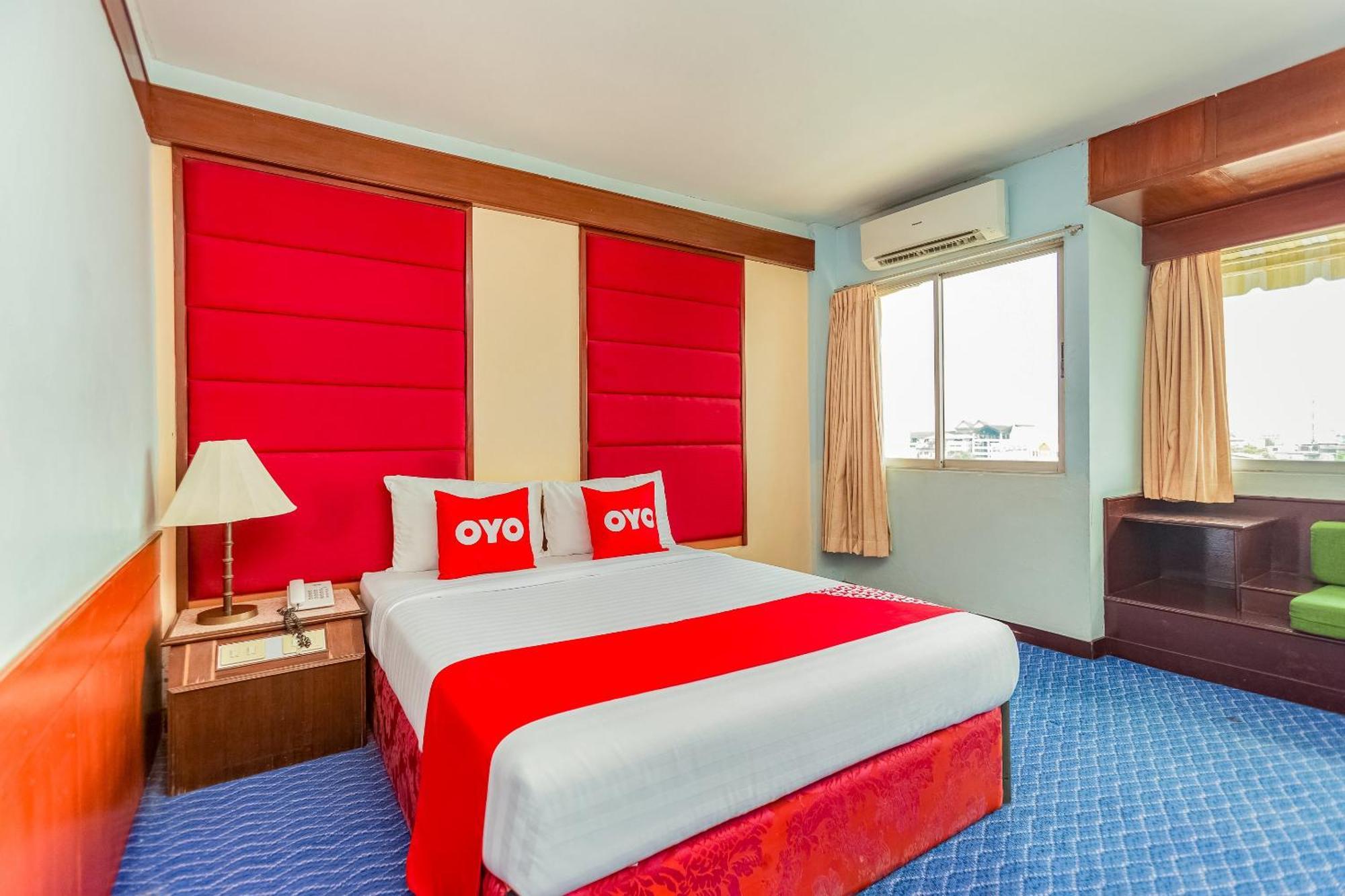 Oyo 441 Grand Thara Hotel Сураттхани Экстерьер фото