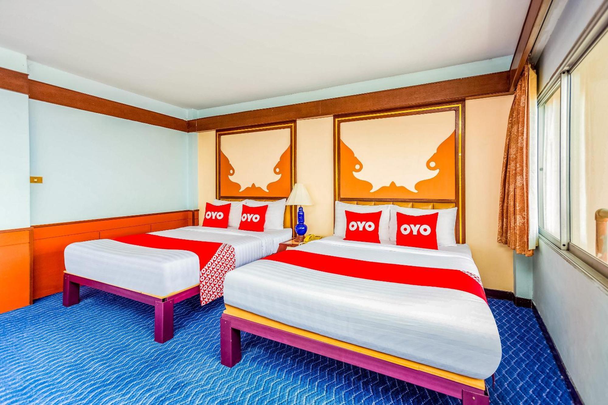 Oyo 441 Grand Thara Hotel Сураттхани Экстерьер фото