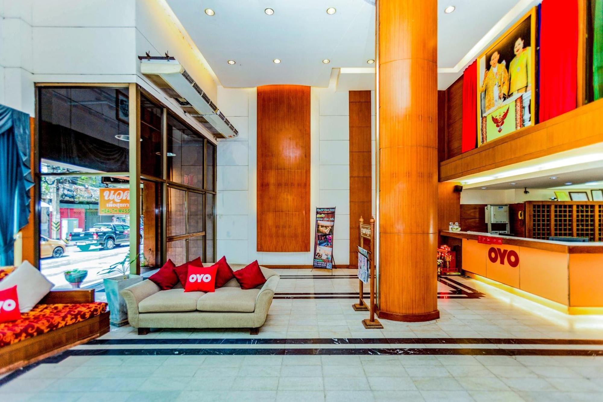 Oyo 441 Grand Thara Hotel Сураттхани Экстерьер фото