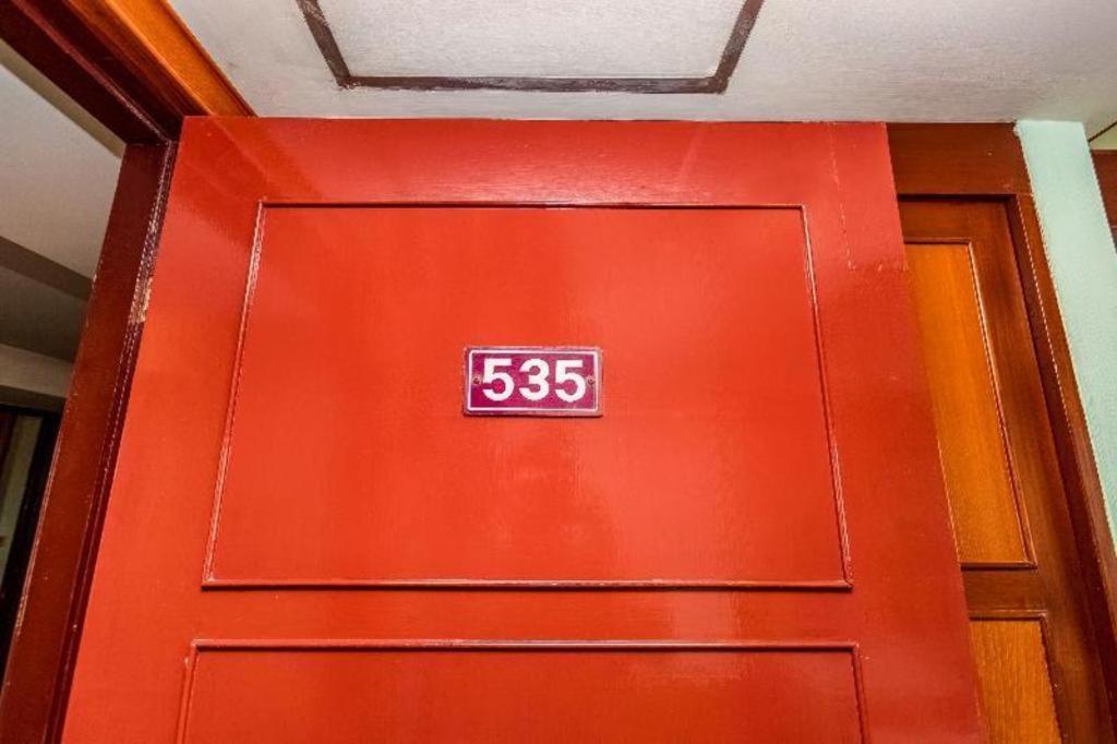 Oyo 441 Grand Thara Hotel Сураттхани Экстерьер фото