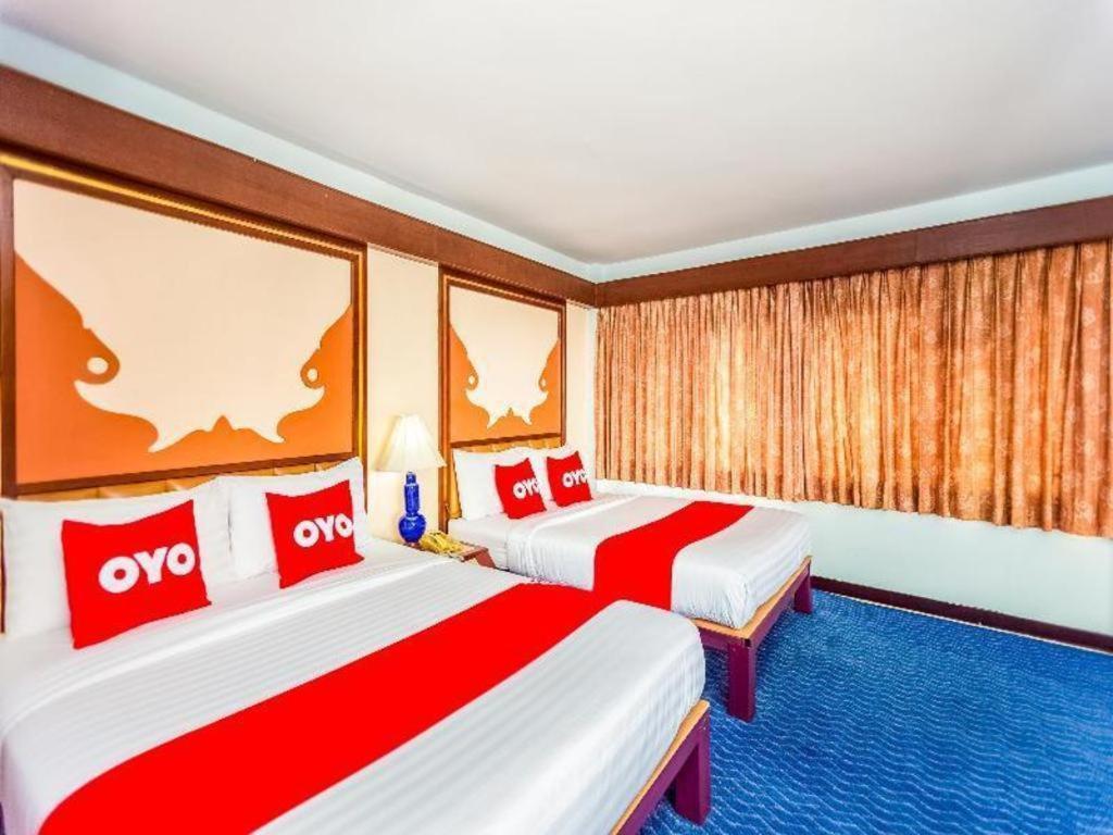 Oyo 441 Grand Thara Hotel Сураттхани Экстерьер фото