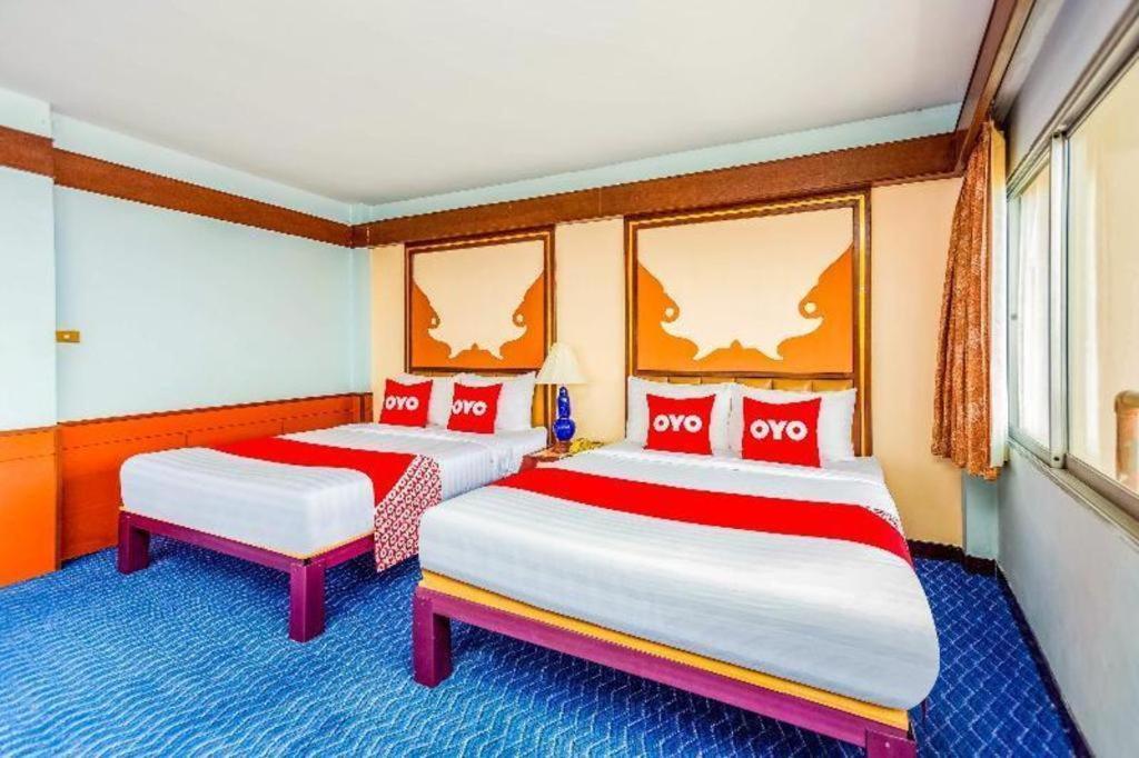Oyo 441 Grand Thara Hotel Сураттхани Экстерьер фото