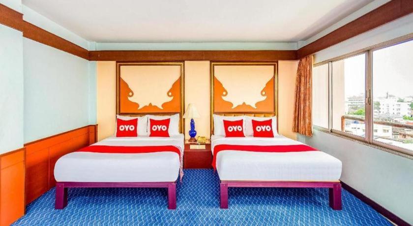 Oyo 441 Grand Thara Hotel Сураттхани Экстерьер фото