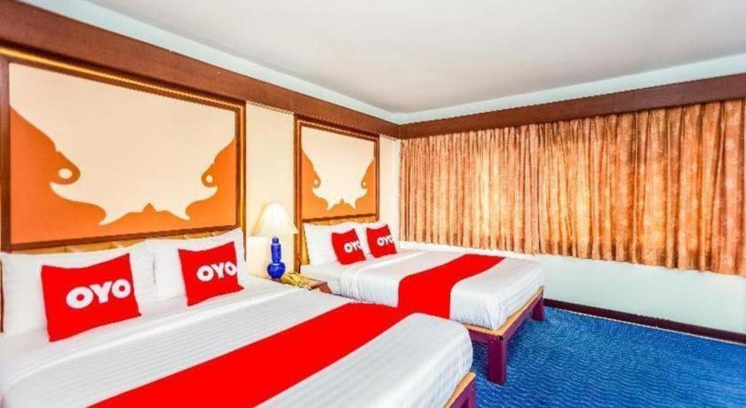 Oyo 441 Grand Thara Hotel Сураттхани Экстерьер фото
